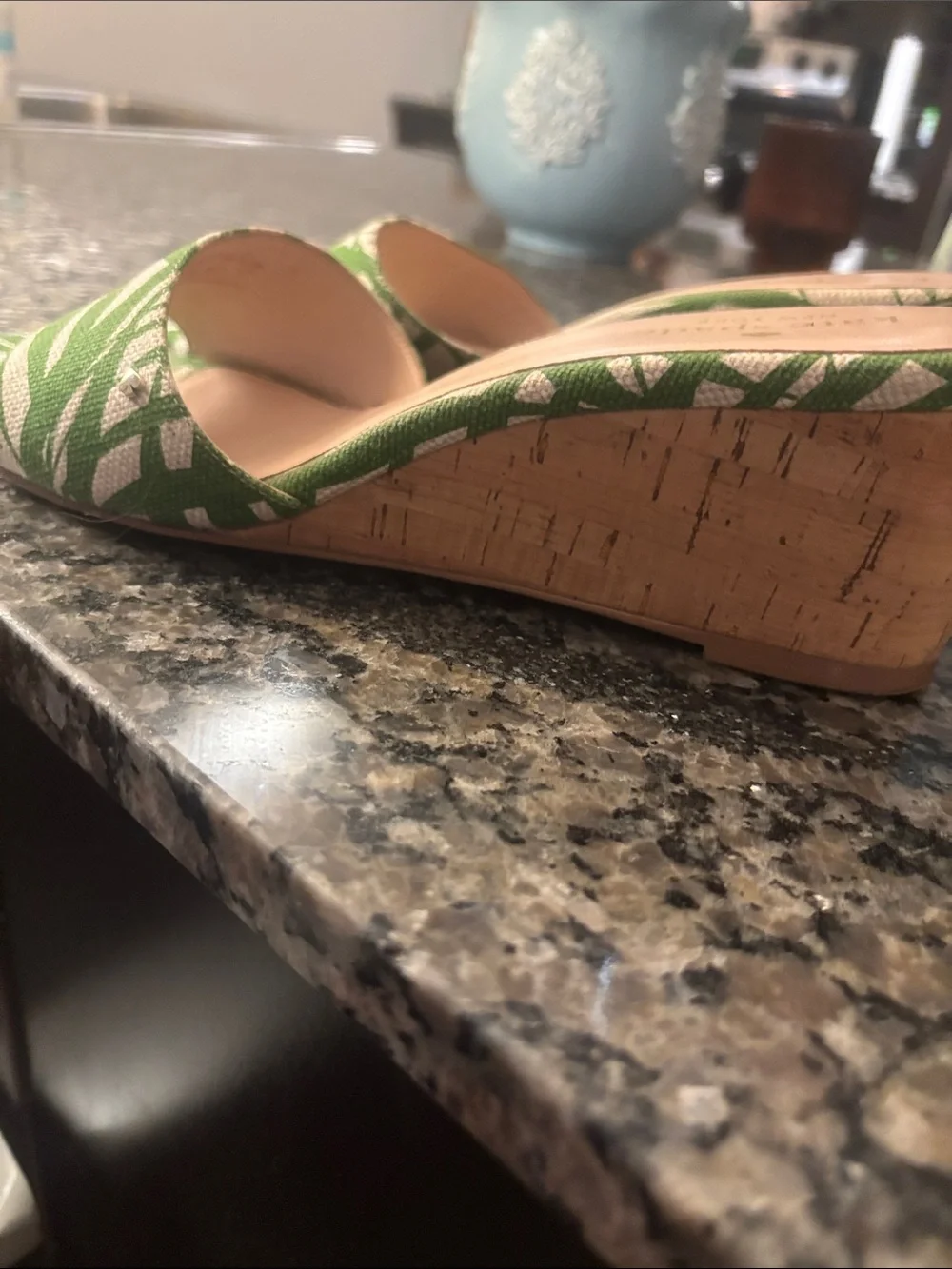 9.5 Kate Spade Green and Cream Palm-Print Slide Mules